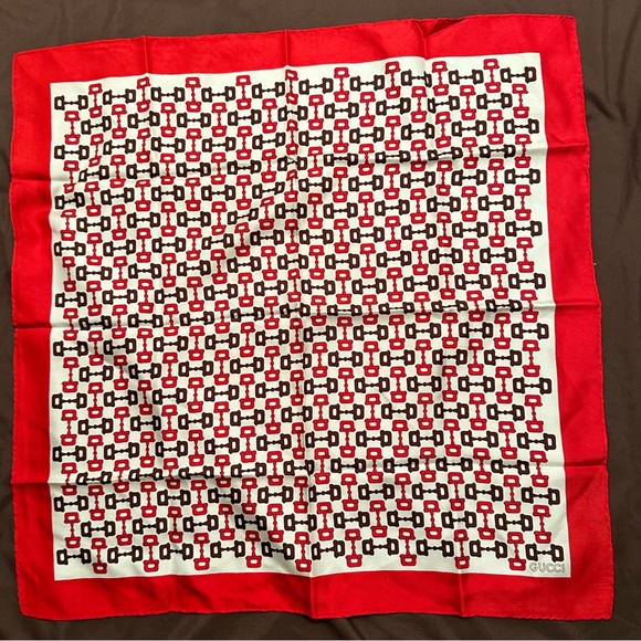 Gucci Large Scarf horsebit pattern Red Beige 83x81cm Silk Vintage - Picture 11 of 11